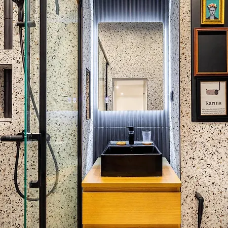 Guestready: Designer In The Heart Of Marais