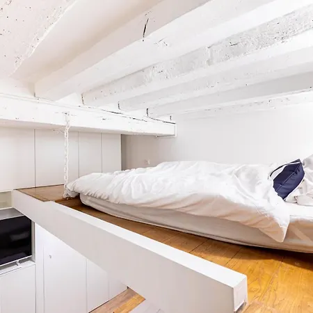 Guestready: Designer In The Heart Of Marais *