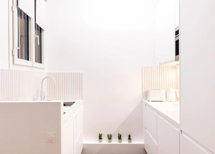 Apartment Guestready: Designer In The Heart Of Marais