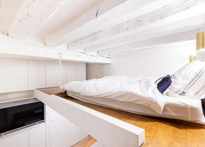 Guestready: Designer In The Heart Of Marais *